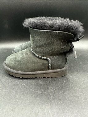 UGG Mini Bailey Bow Black Boots Kids Girls Size 10 Sheepskin 1017397T Toddler